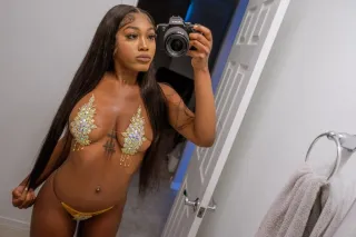 big tits perfect curves 🍒 play... - Image 1