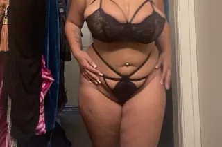 Mixed Latina beauty gorgeous full curves 💋 excellent erotic experience to keep you cuming back 💦 - Image 1